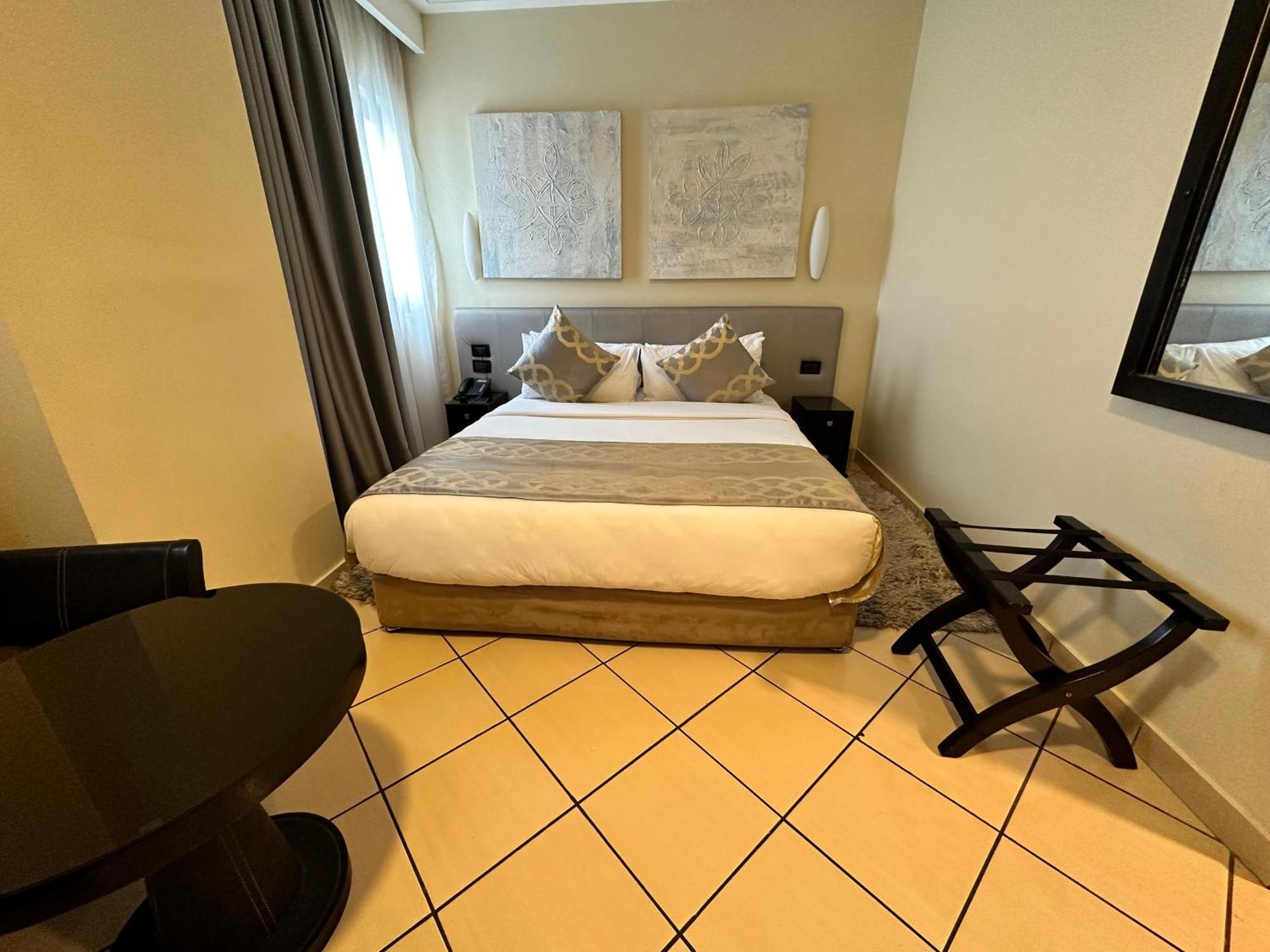 Oak Plaza Hotels East Airport Akra Zewnętrze zdjęcie