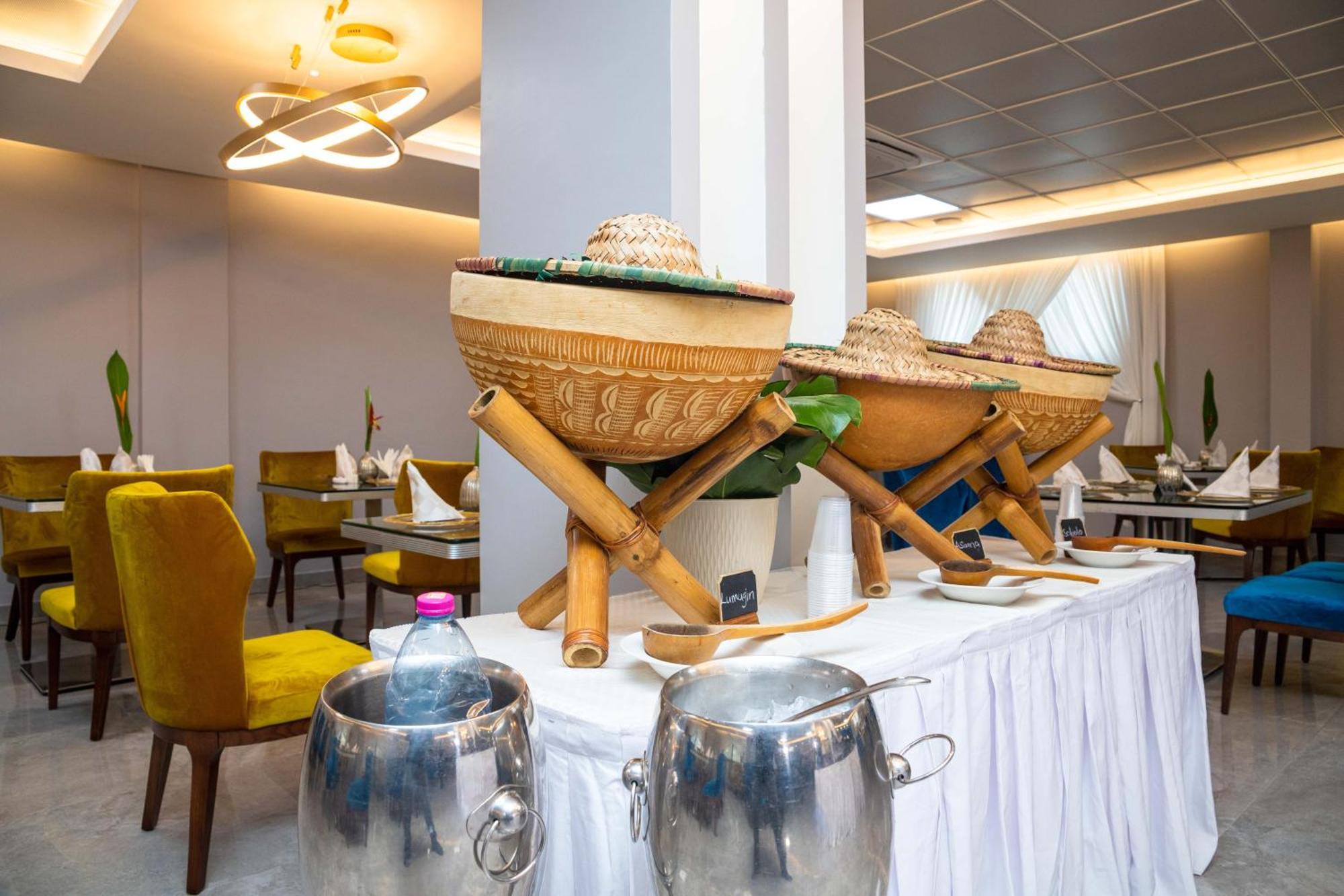 Oak Plaza Hotels East Airport Akra Zewnętrze zdjęcie