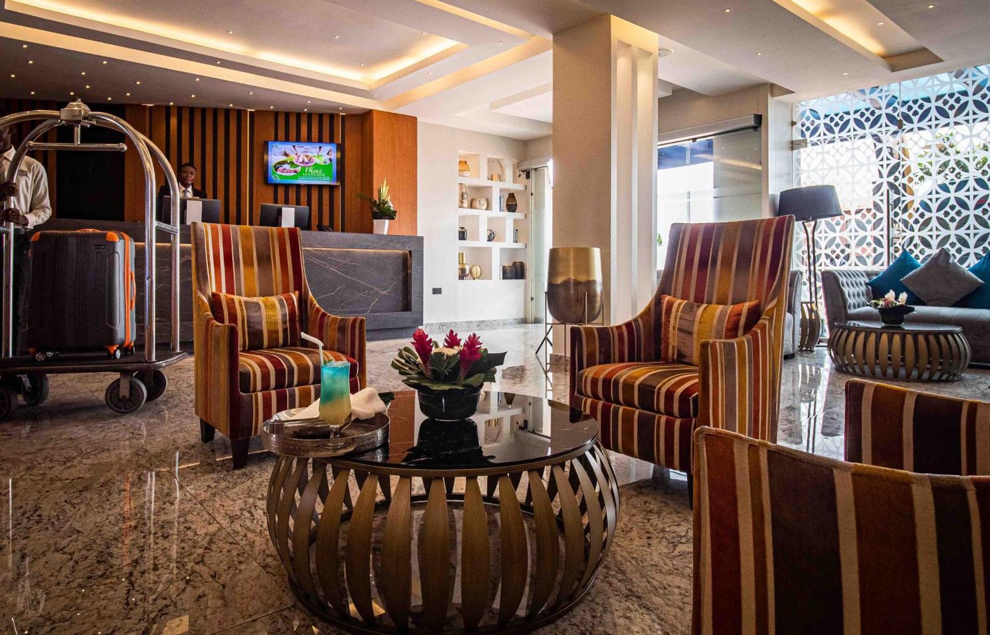 Oak Plaza Hotels East Airport Akra Zewnętrze zdjęcie